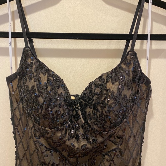 Lulu’s sequin black bodycon dress - Picture 5 of 5